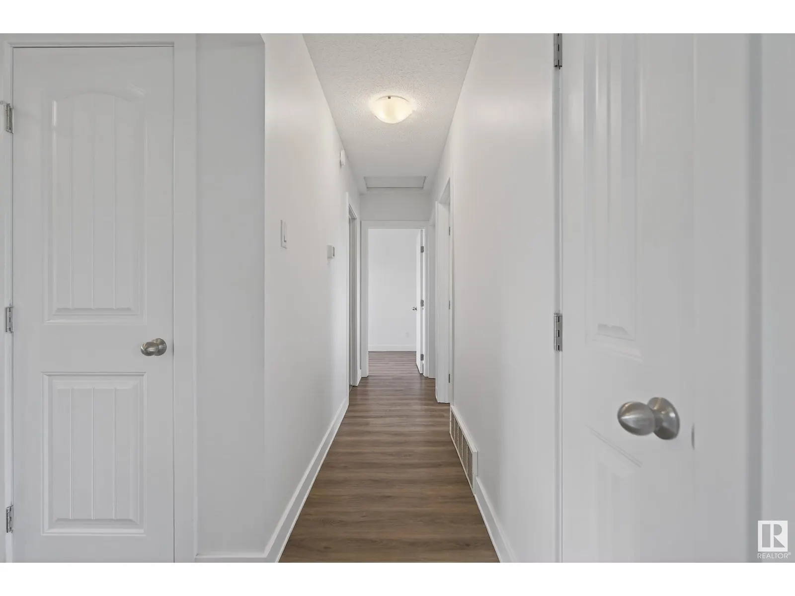 9015 135A AV NW