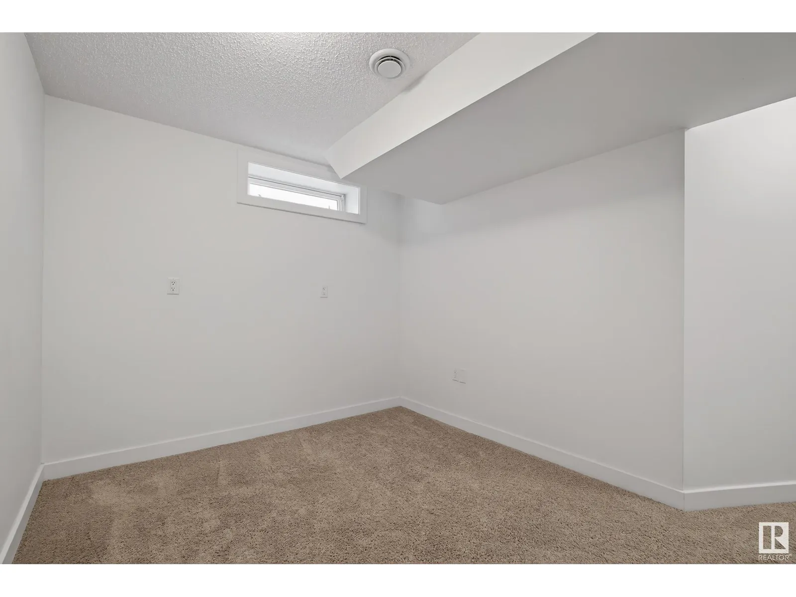 9015 135A AV NW