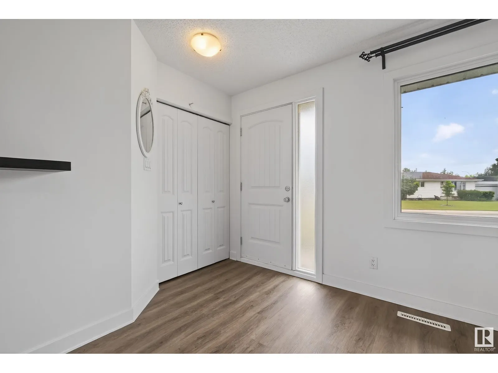 9015 135A AV NW
