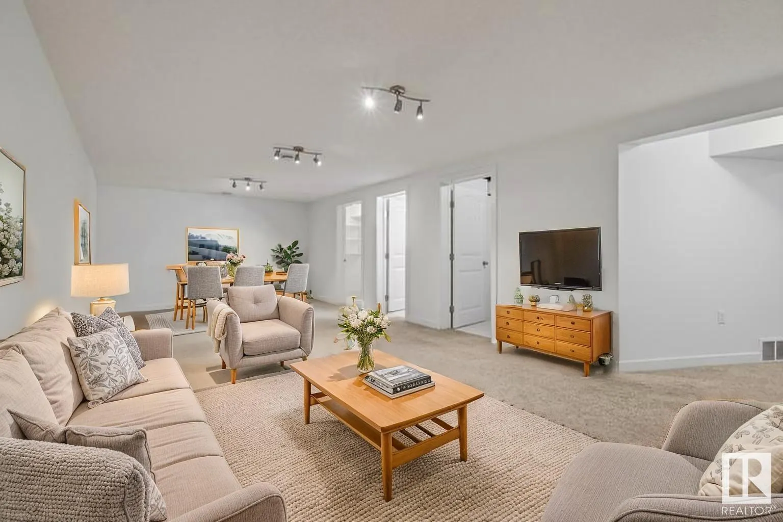 9015 135A AV NW