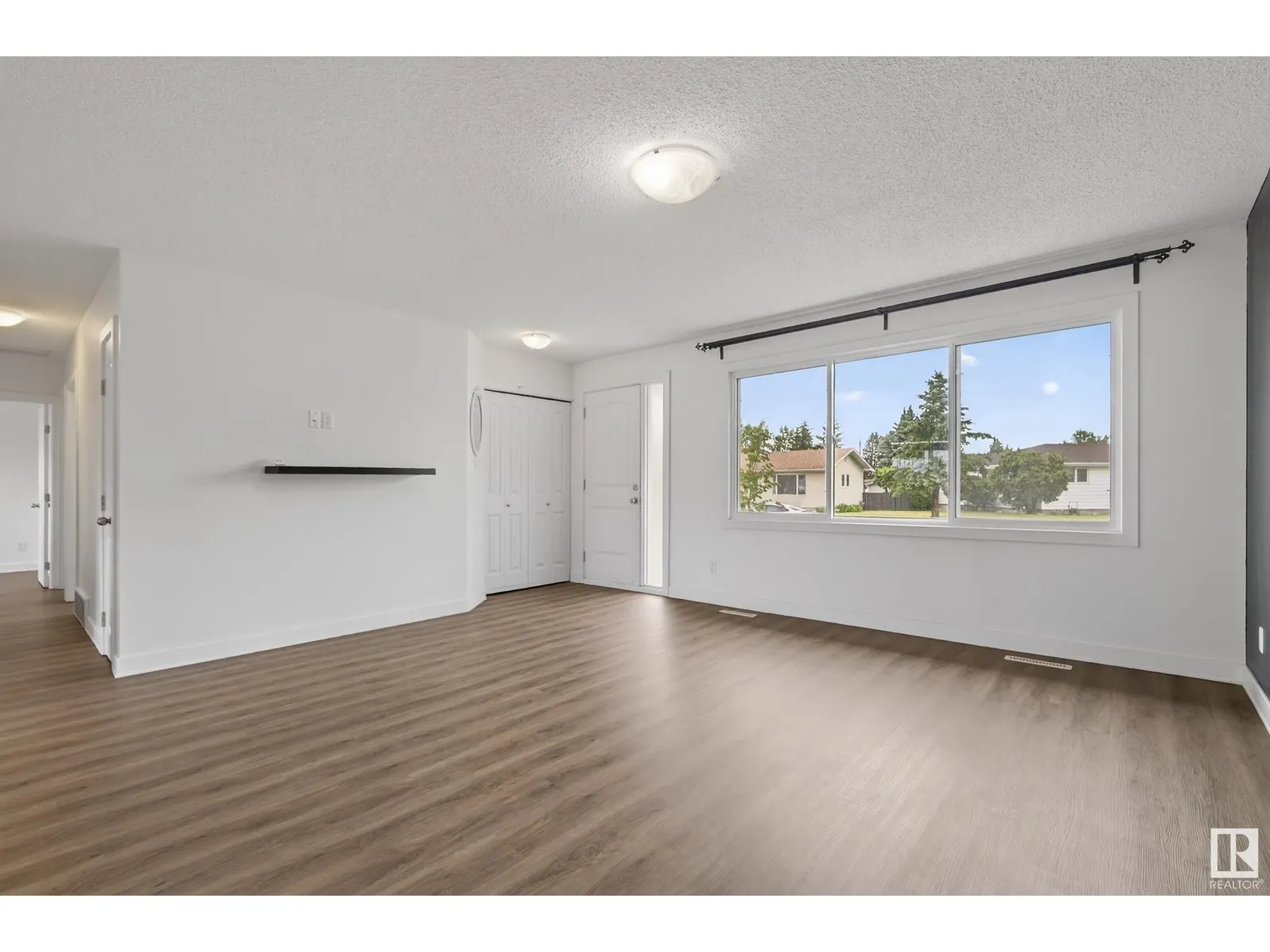 9015 135A AV NW