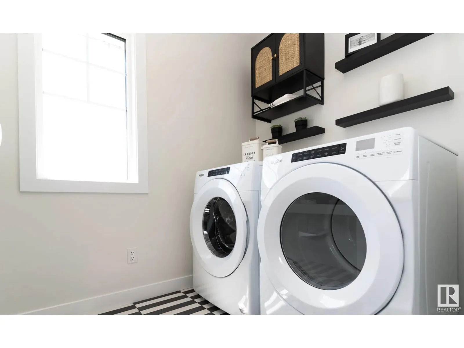 2504 158 ST SW