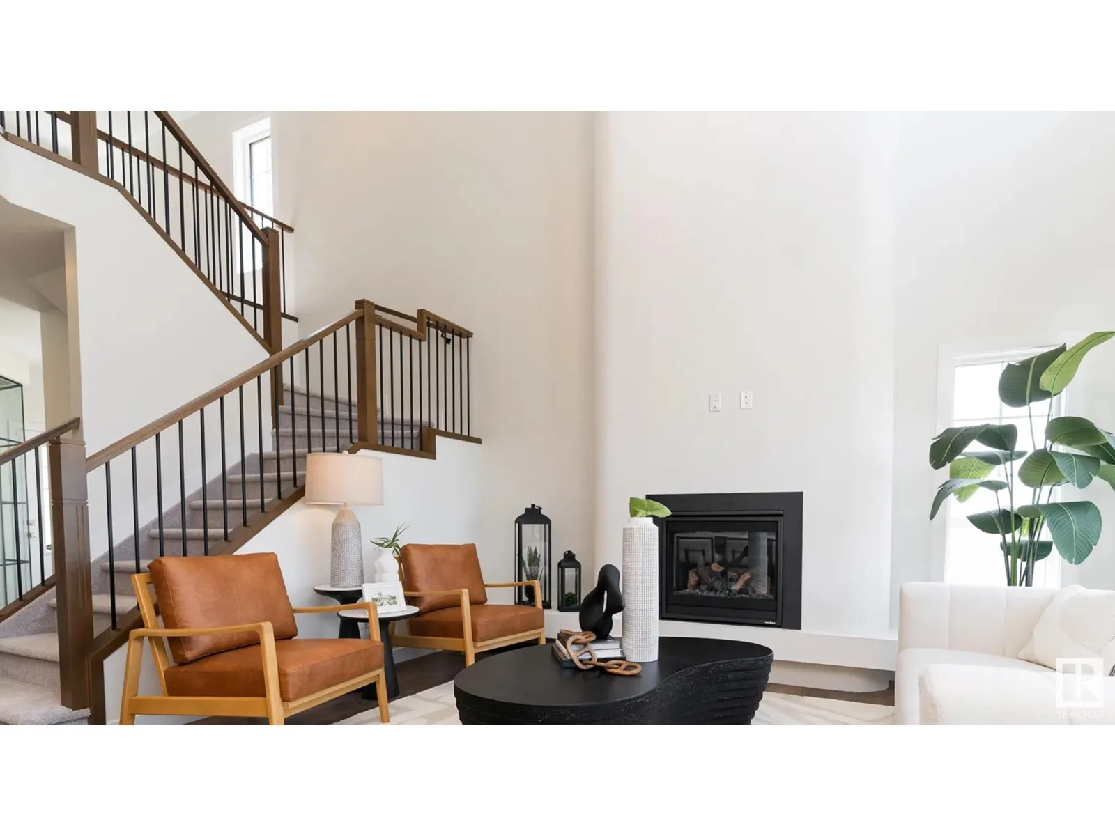 2504 158 ST SW