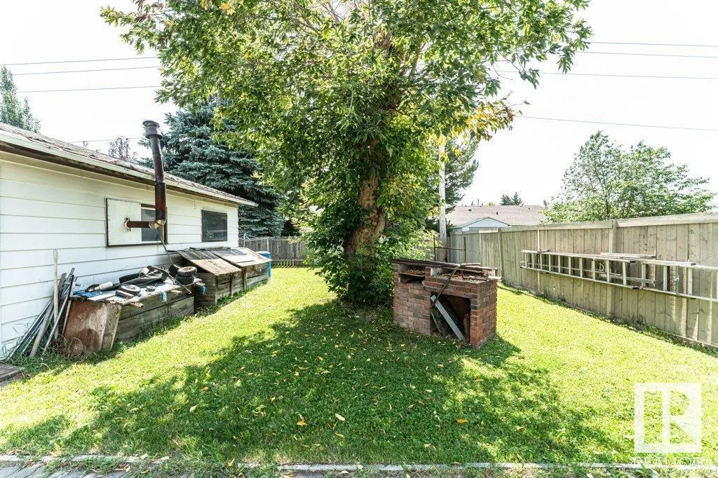 1036 MOYER DR
