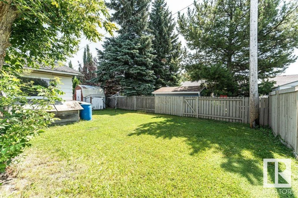 1036 MOYER DR