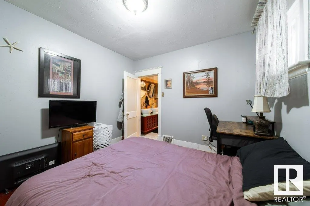 10417 85 AV NW