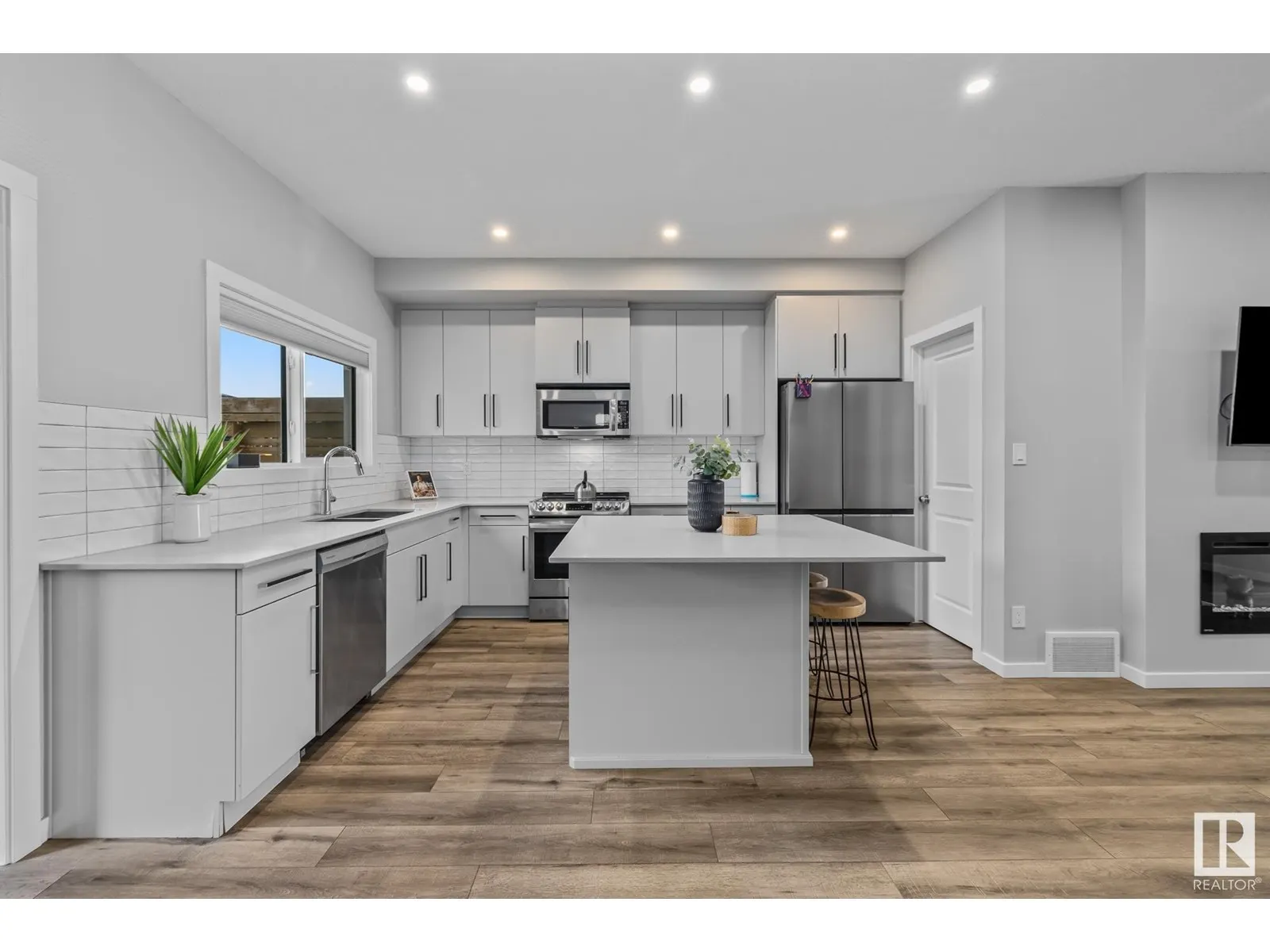 264 ROLSTON WD