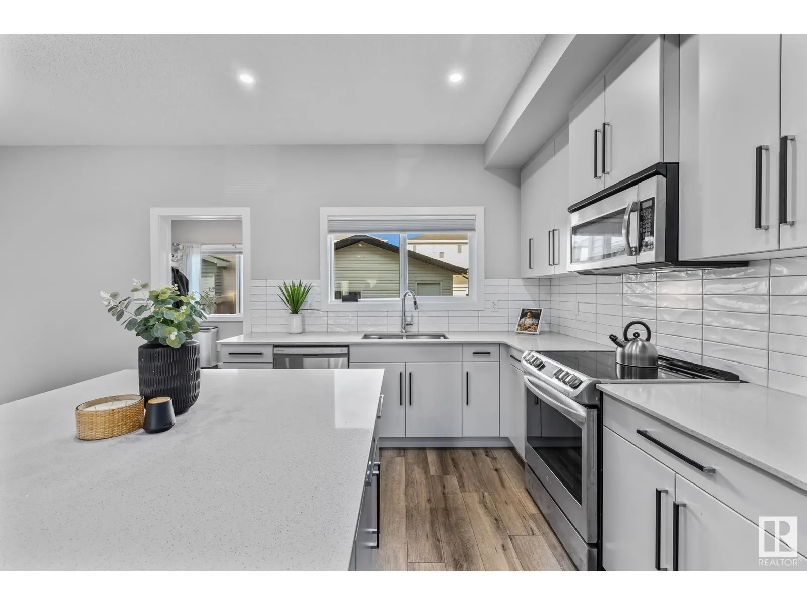 264 ROLSTON WD