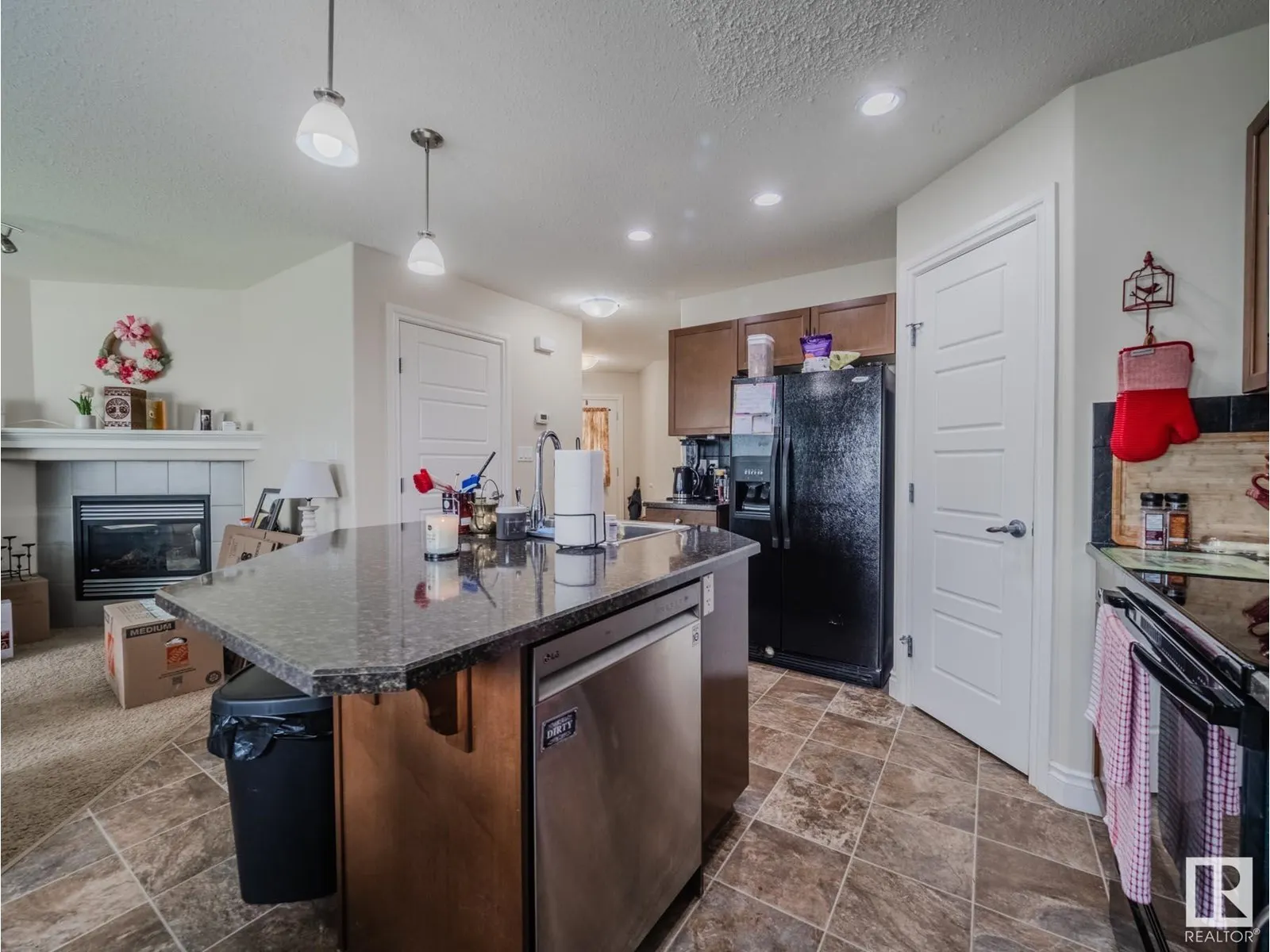 74 RED CANYON WY