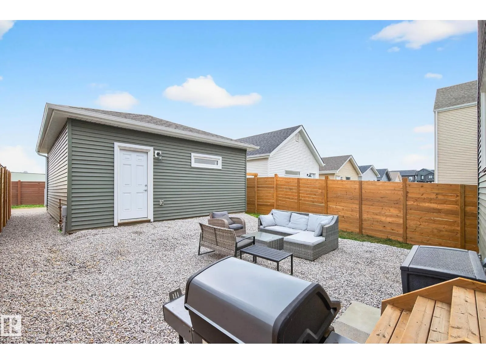 338 Jensen Lakes BV