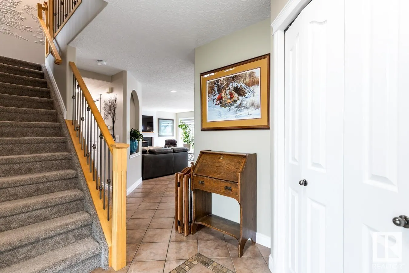 7 CREEKSIDE DR