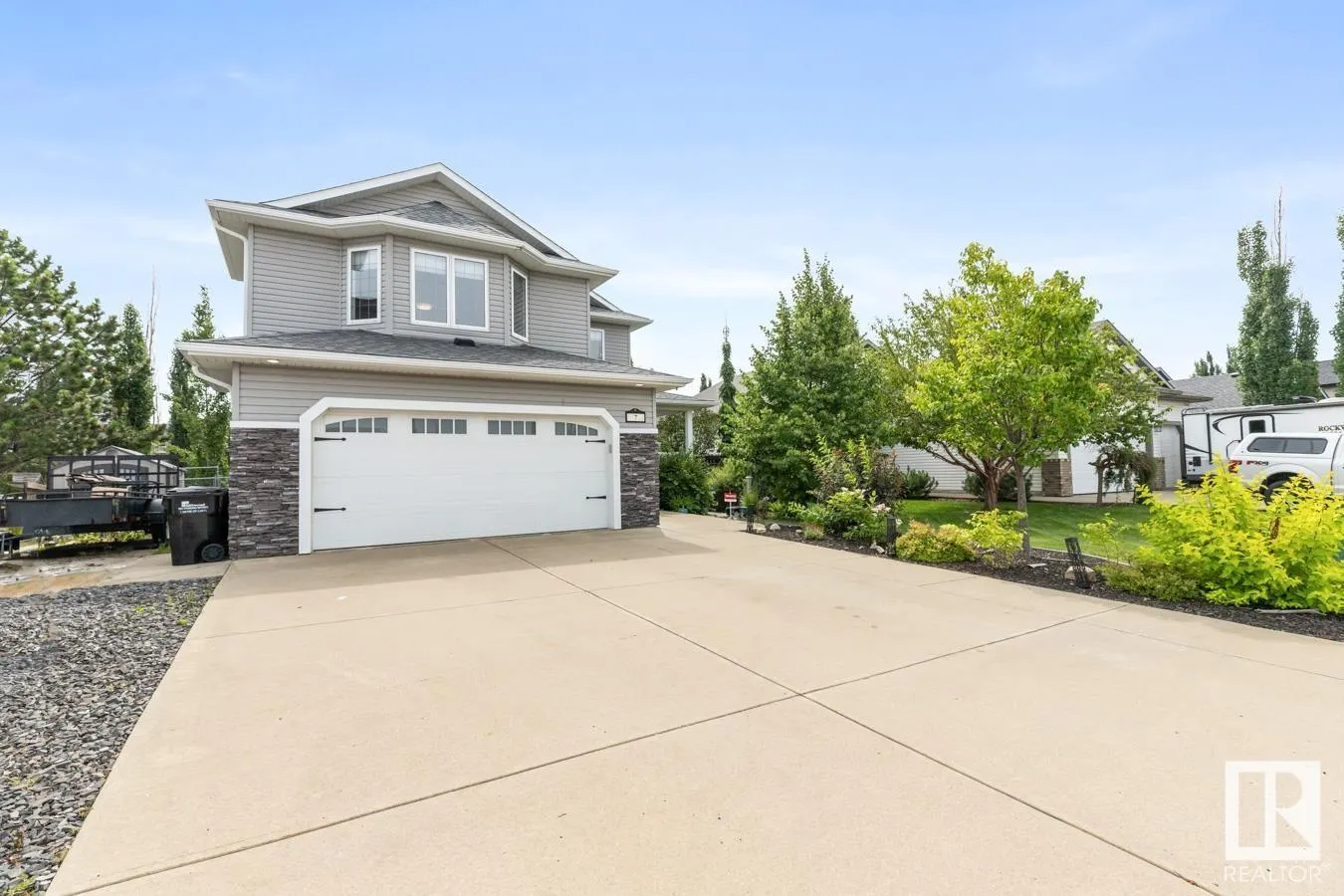 7 CREEKSIDE DR