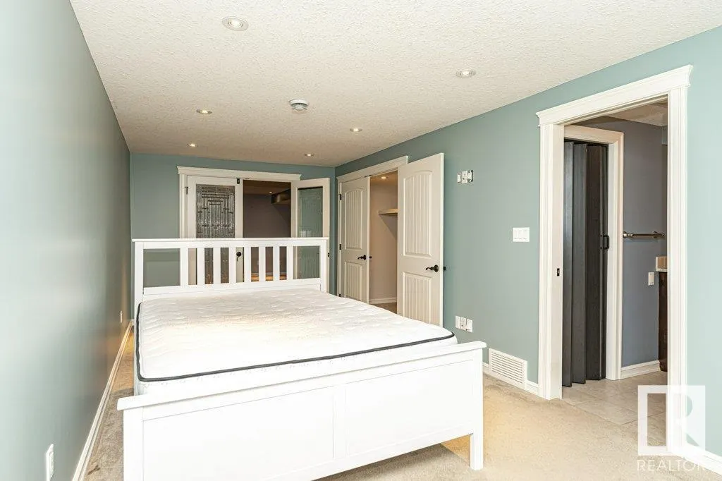 637 Estate DR
