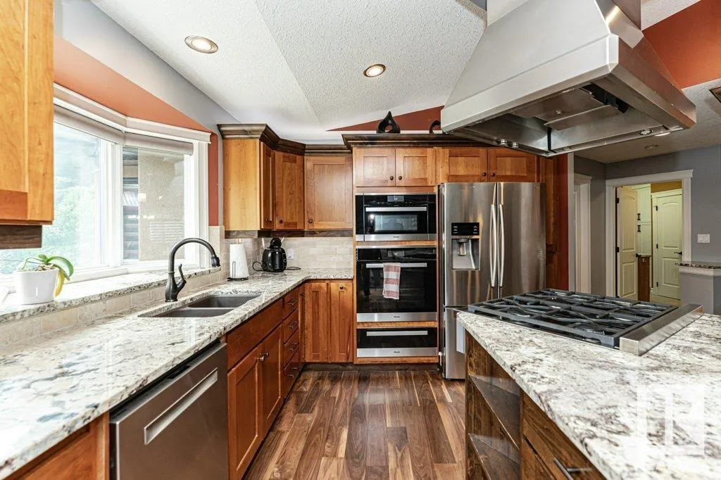 637 Estate DR