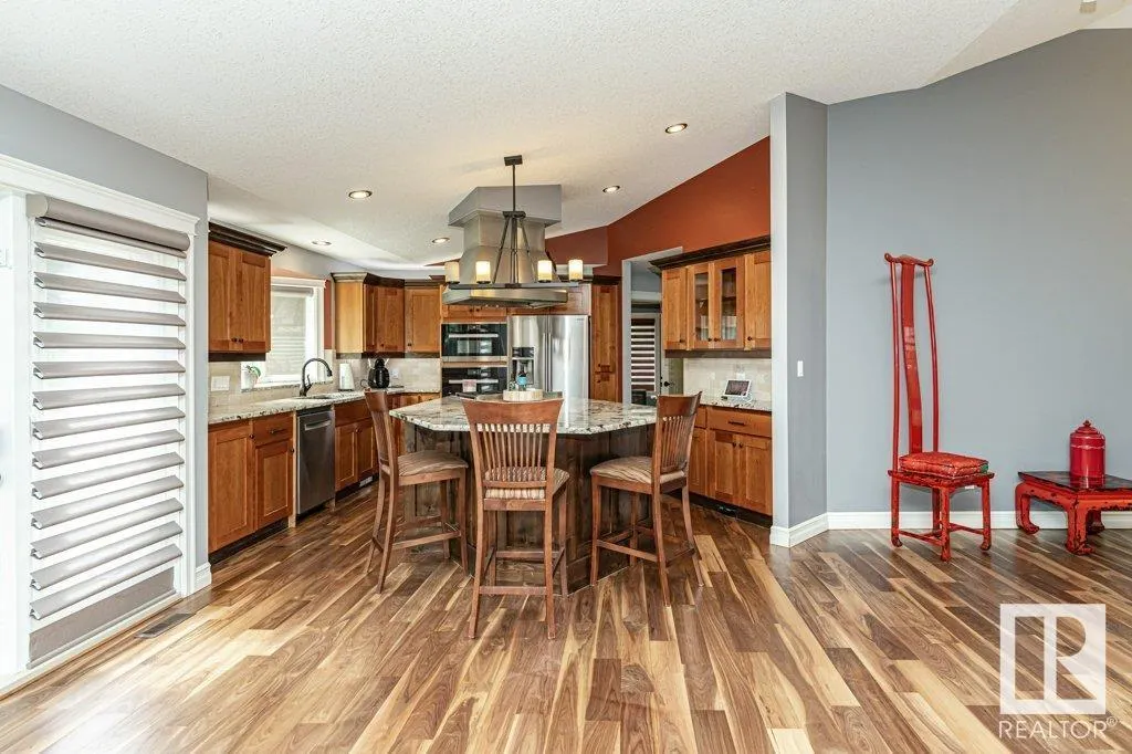 637 Estate DR
