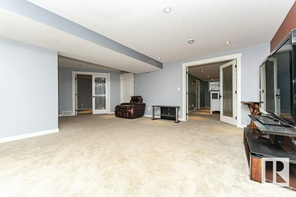 637 Estate DR
