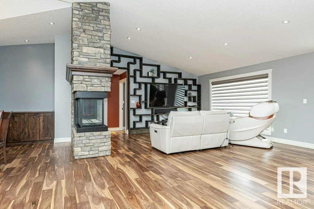 637 Estate DR