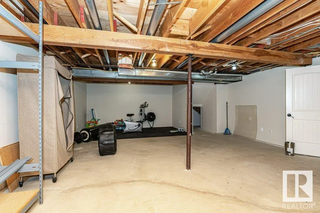 637 Estate DR