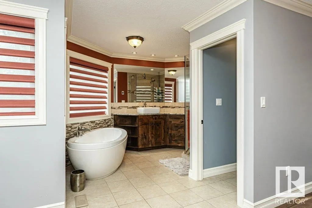 637 Estate DR