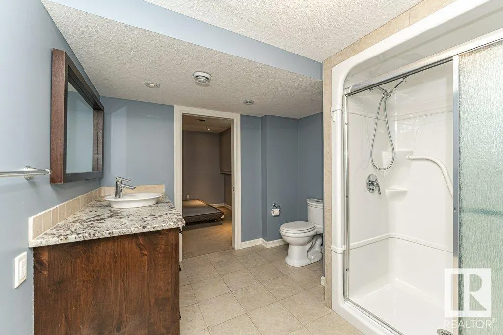 637 Estate DR
