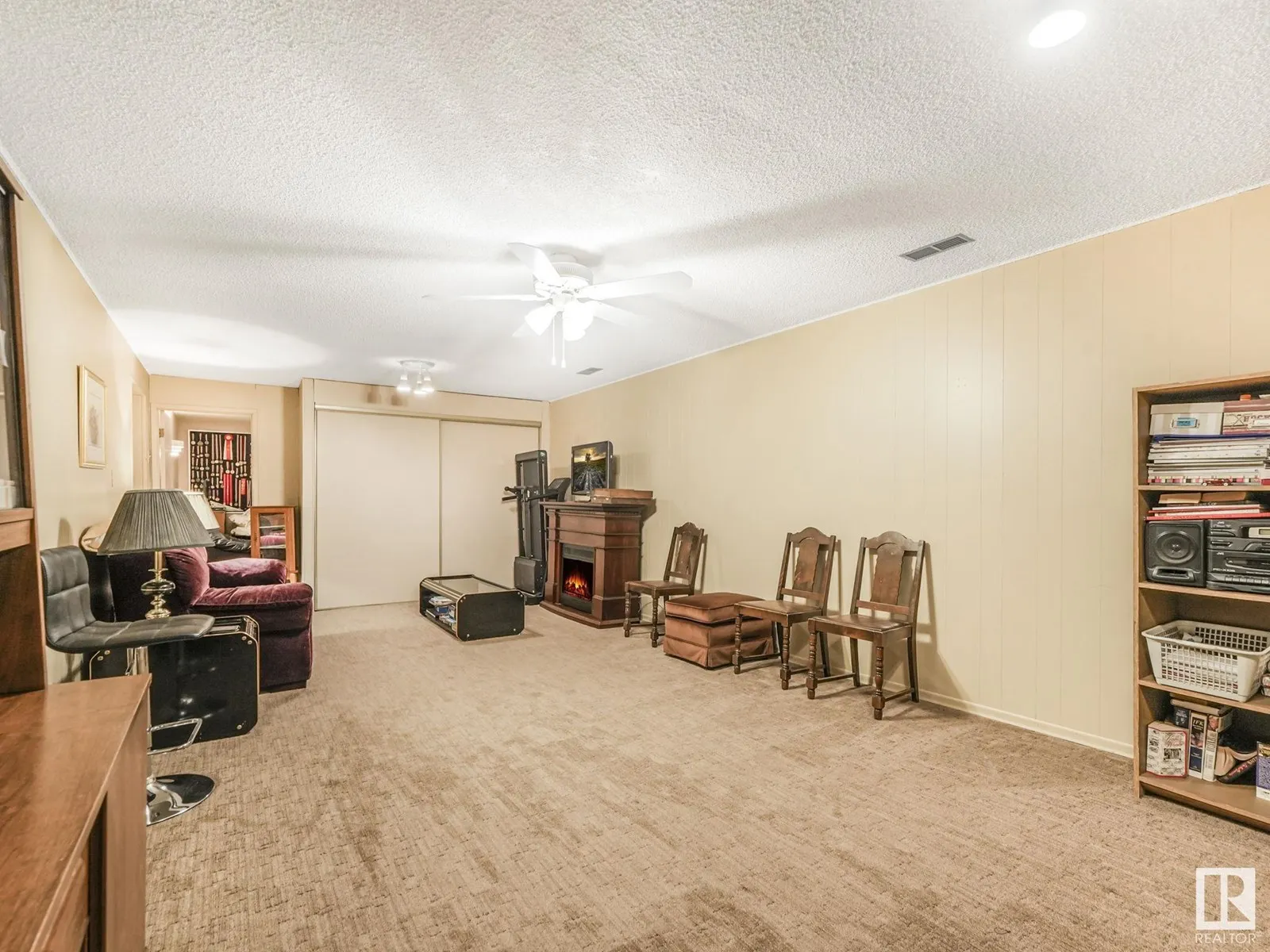8527 134A AV NW