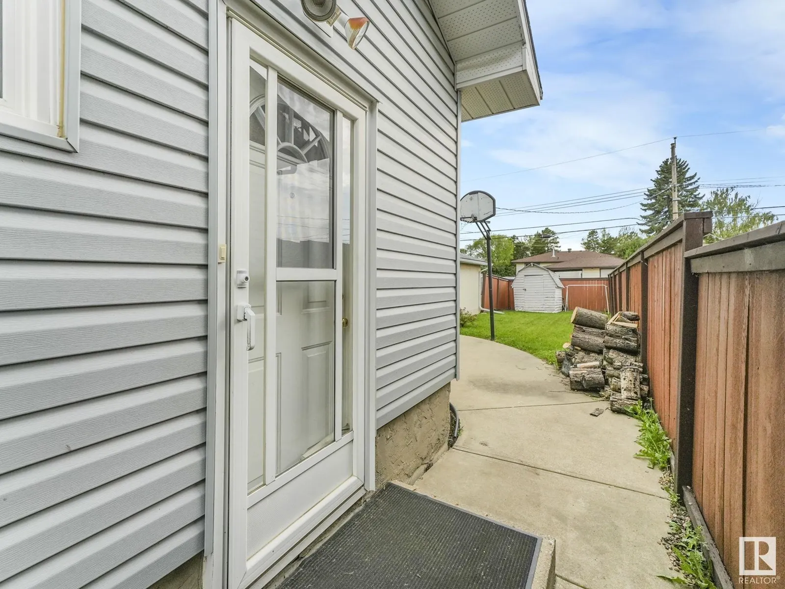 8527 134A AV NW