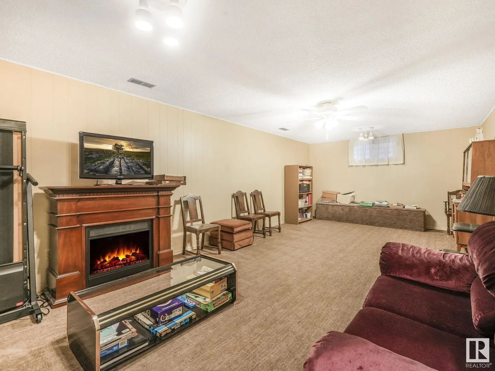 8527 134A AV NW