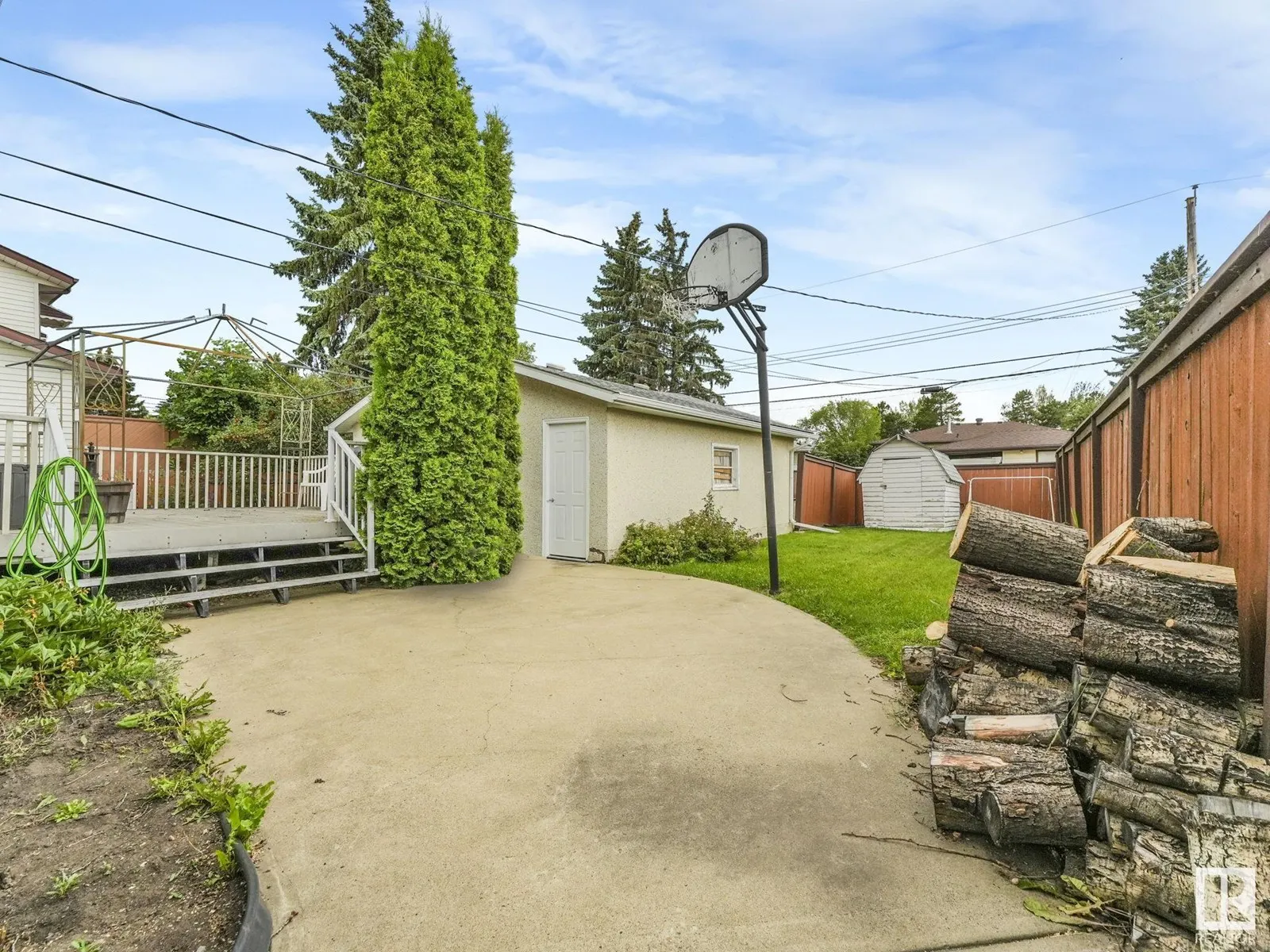 8527 134A AV NW