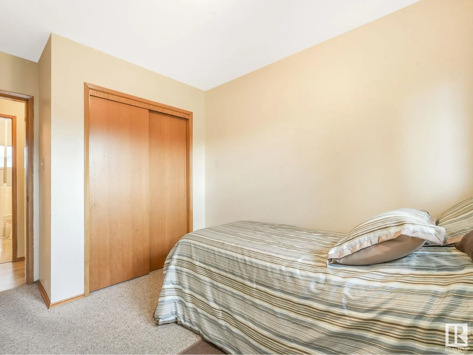 8527 134A AV NW