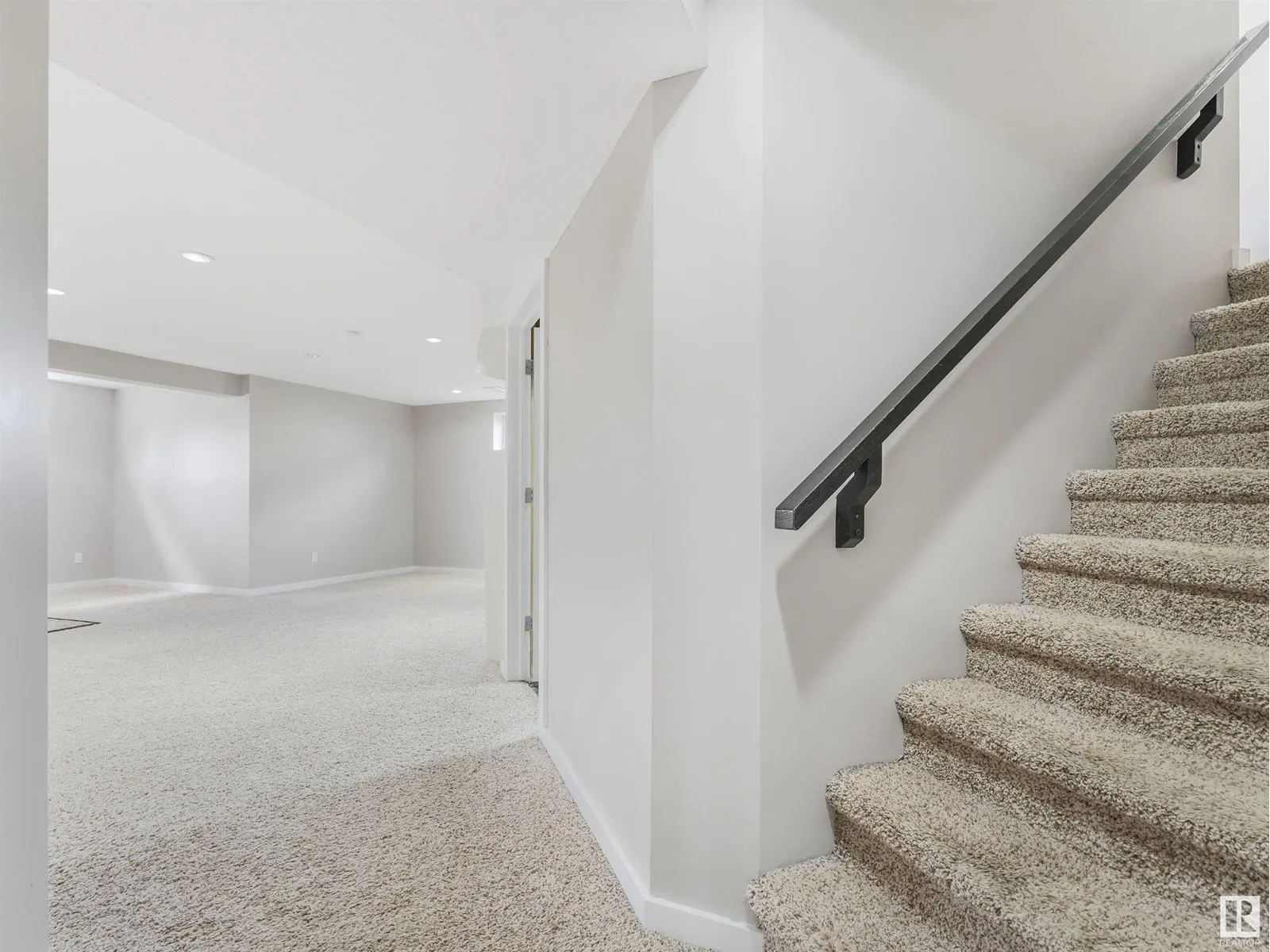 55 RIDGELAND PT