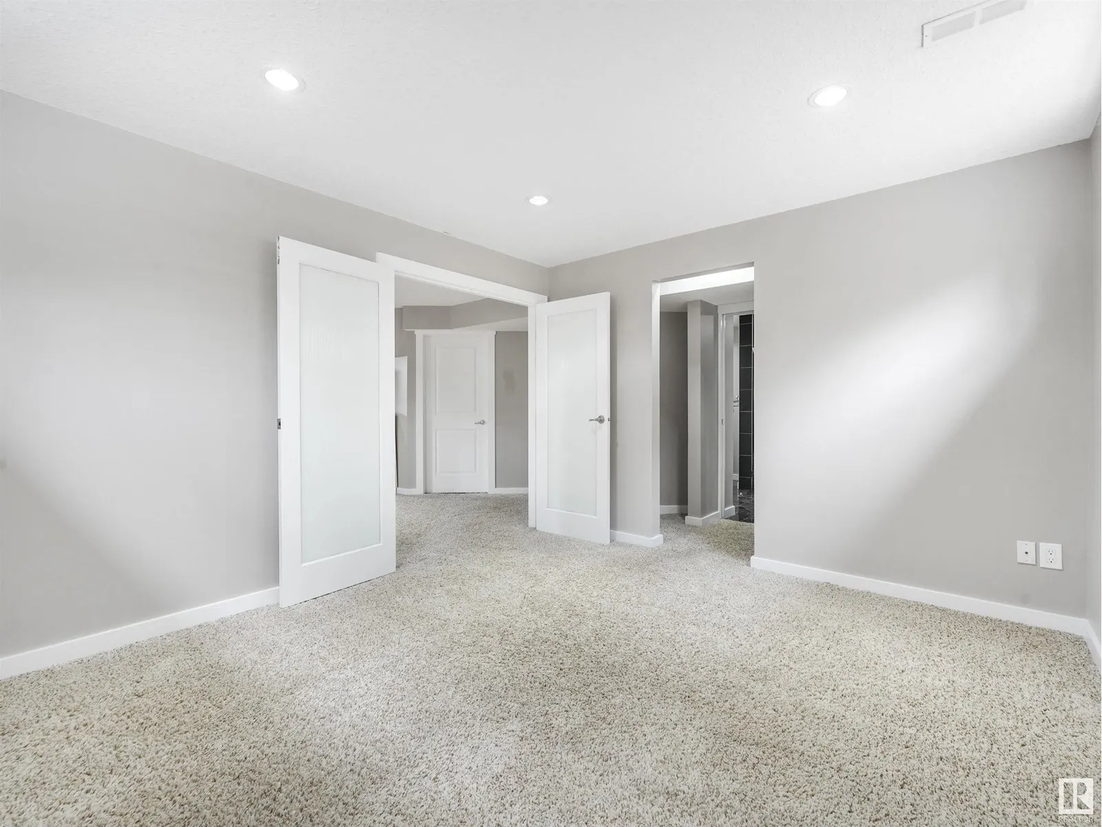 55 RIDGELAND PT