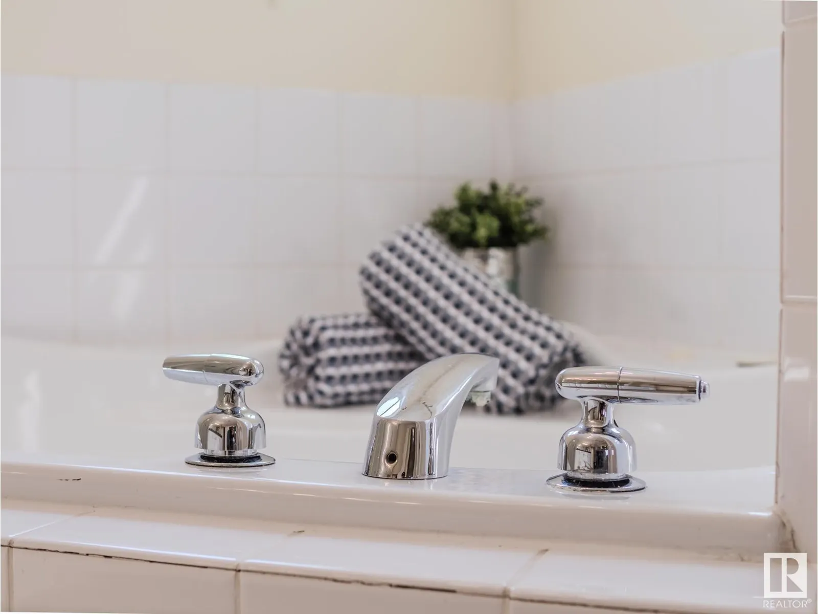 15013 135A ST NW