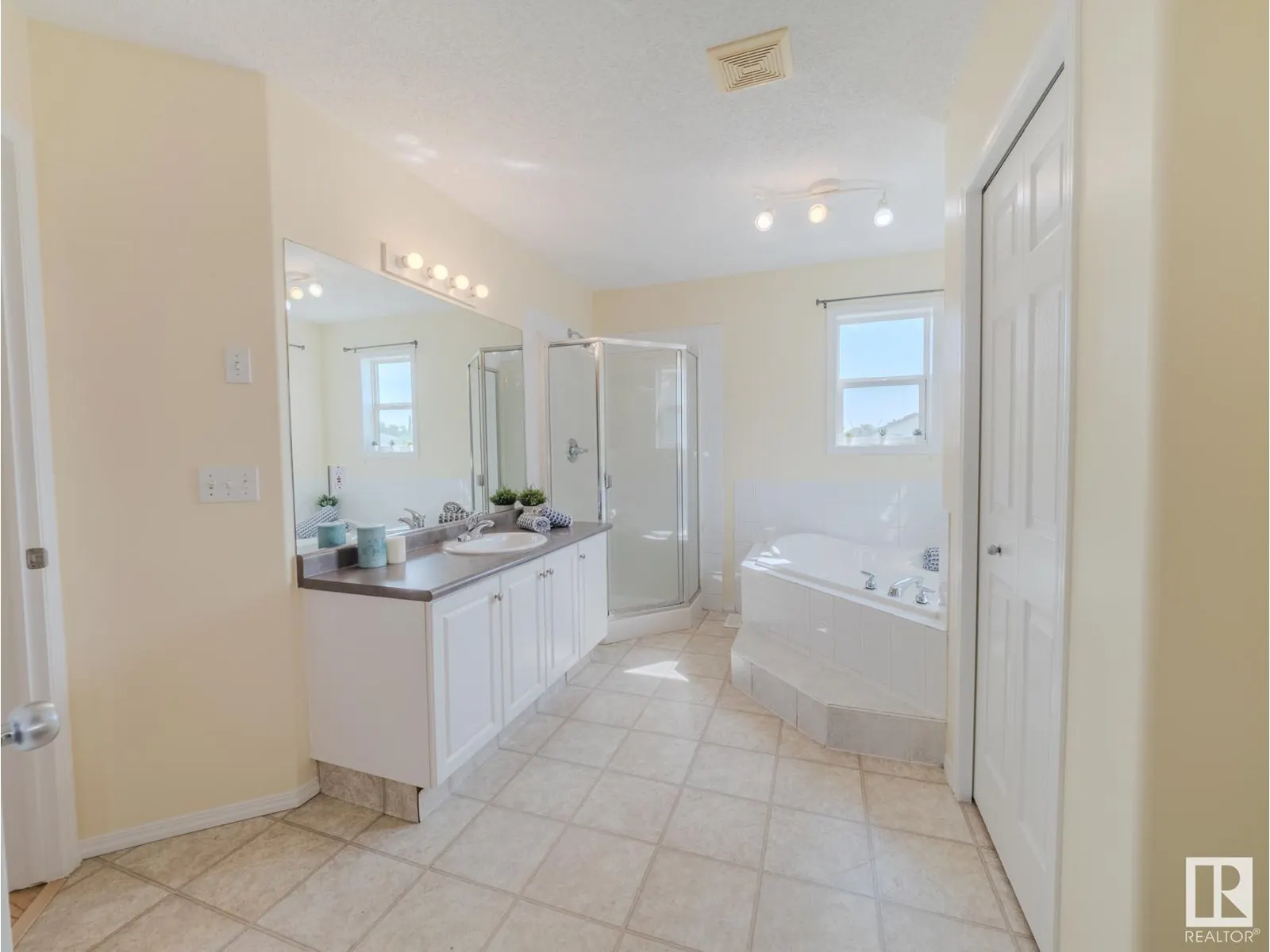 15013 135A ST NW