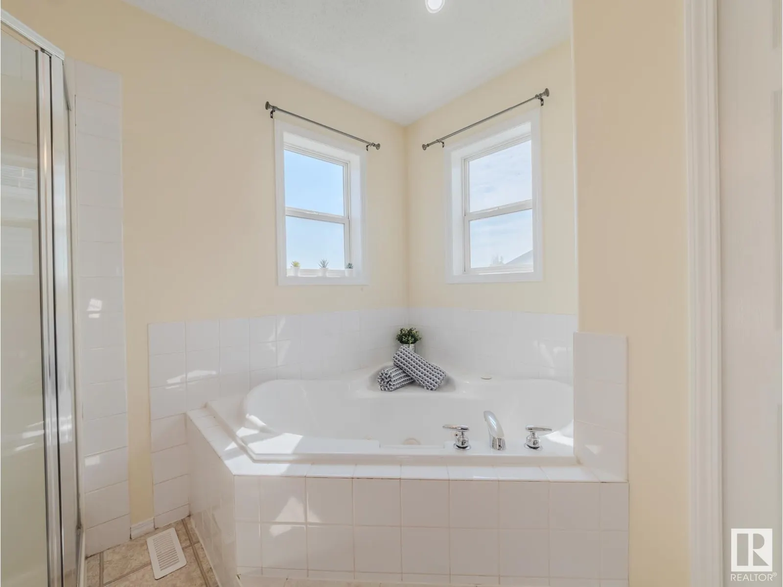 15013 135A ST NW