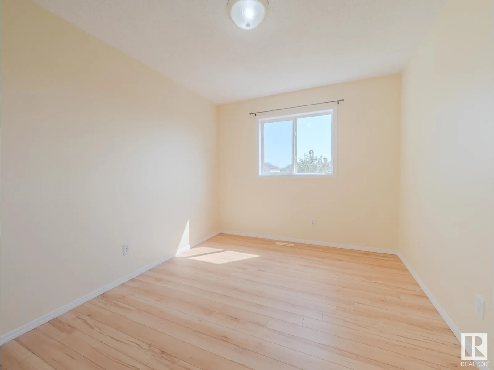 15013 135A ST NW