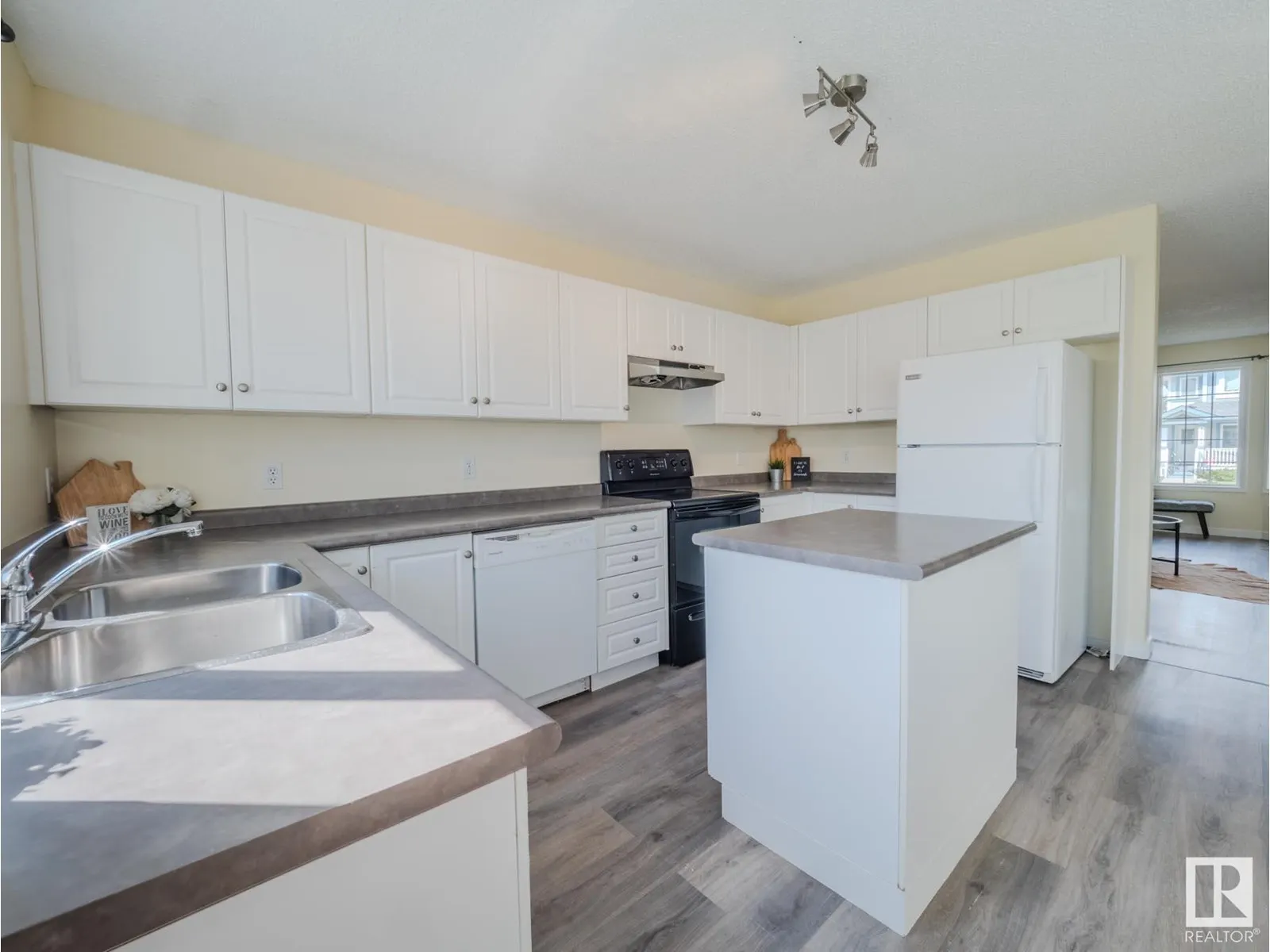 15013 135A ST NW