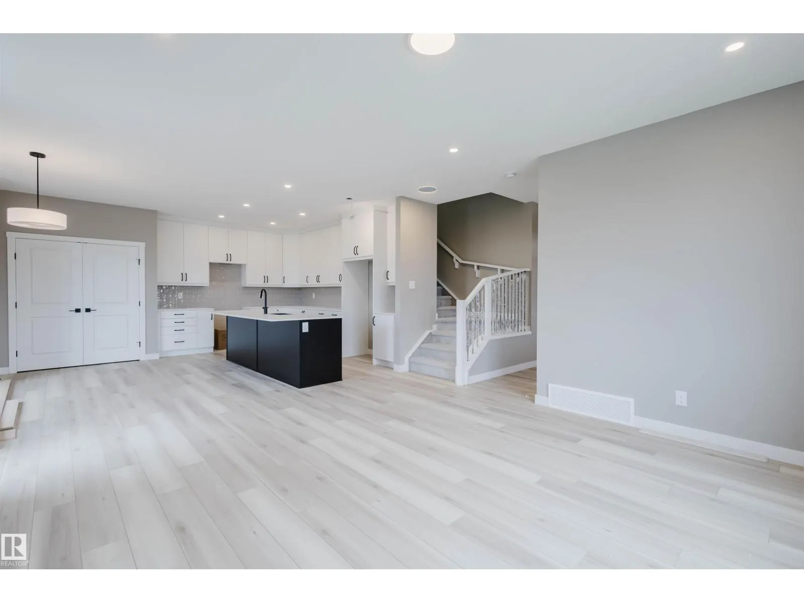 1133 Crestview TC