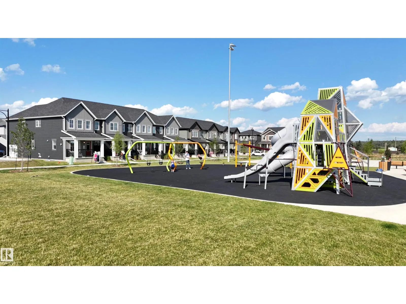 1133 Crestview TC