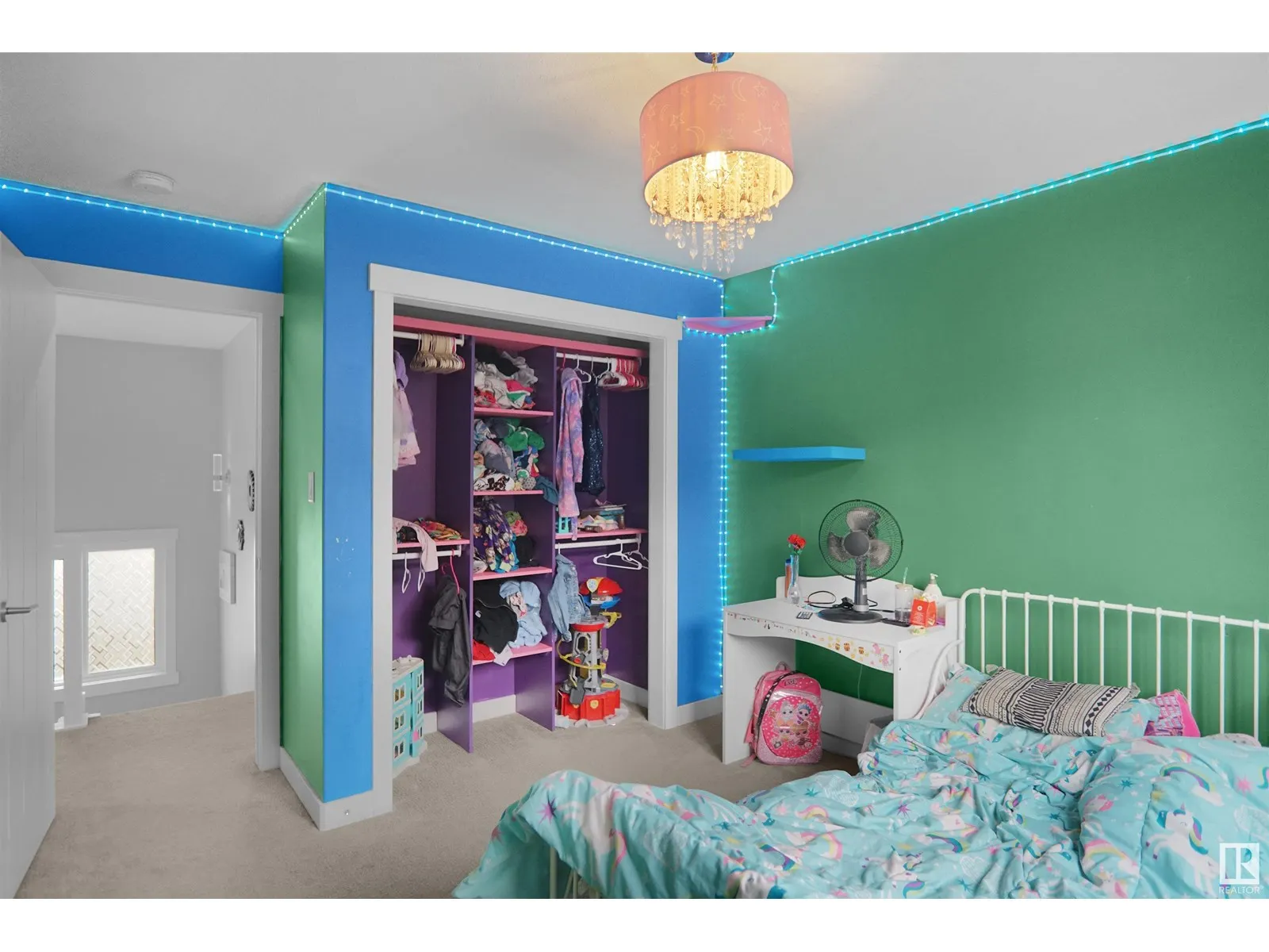 811 35 AV NW