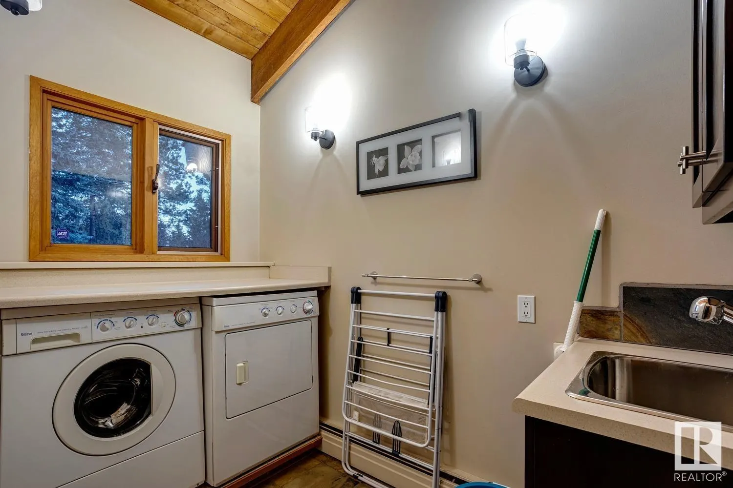 18420 8A AV SW