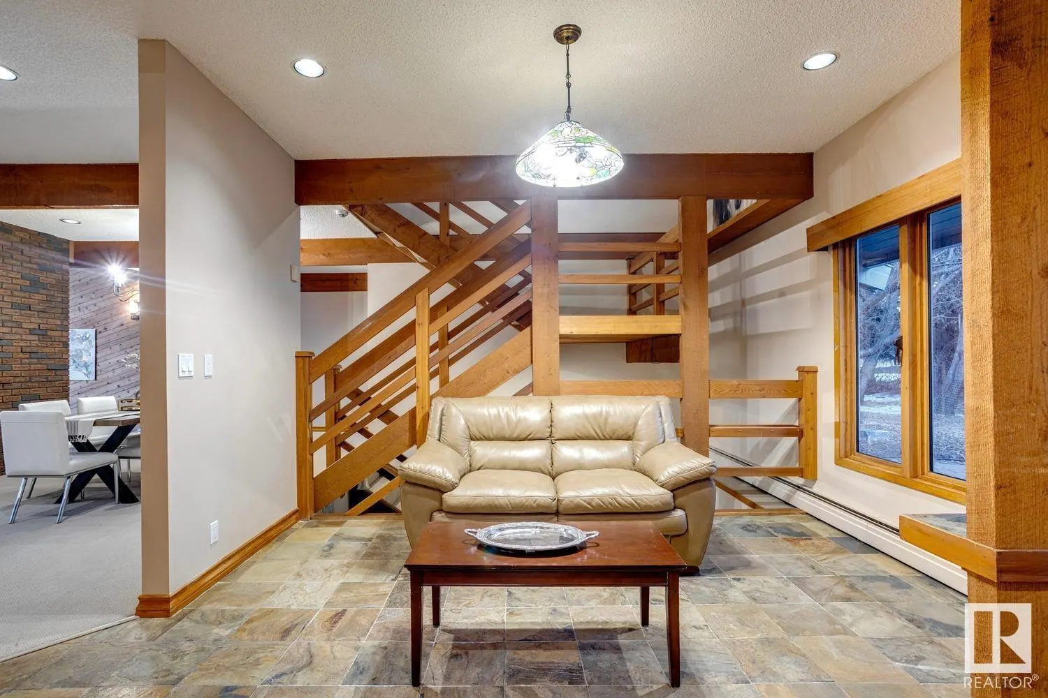 18420 8A AV SW