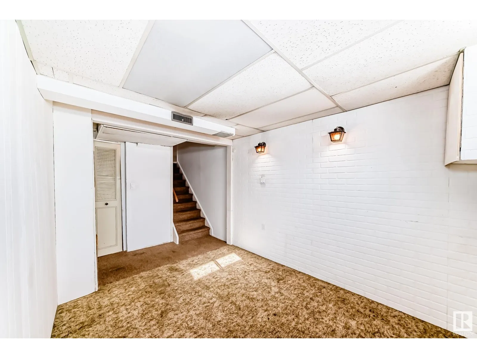 110 BRANTFORD ST
