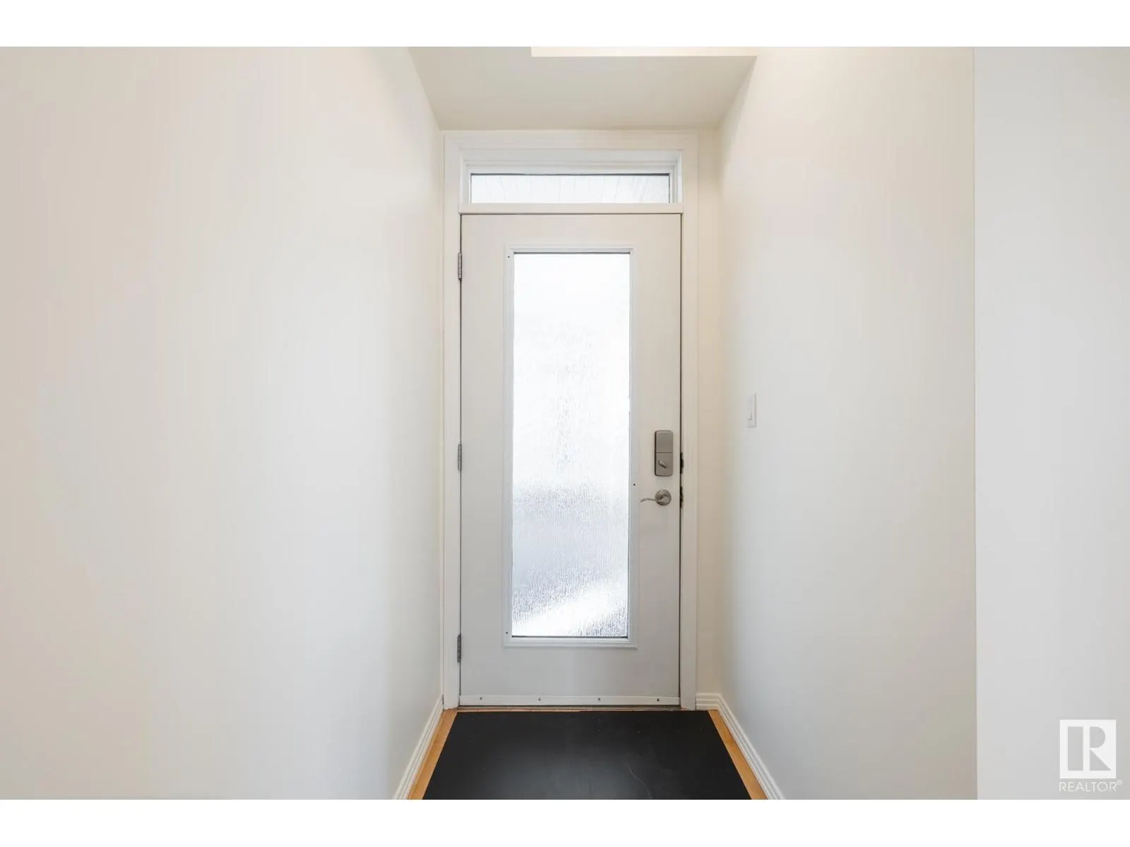 #409 10503 98 AV NW
