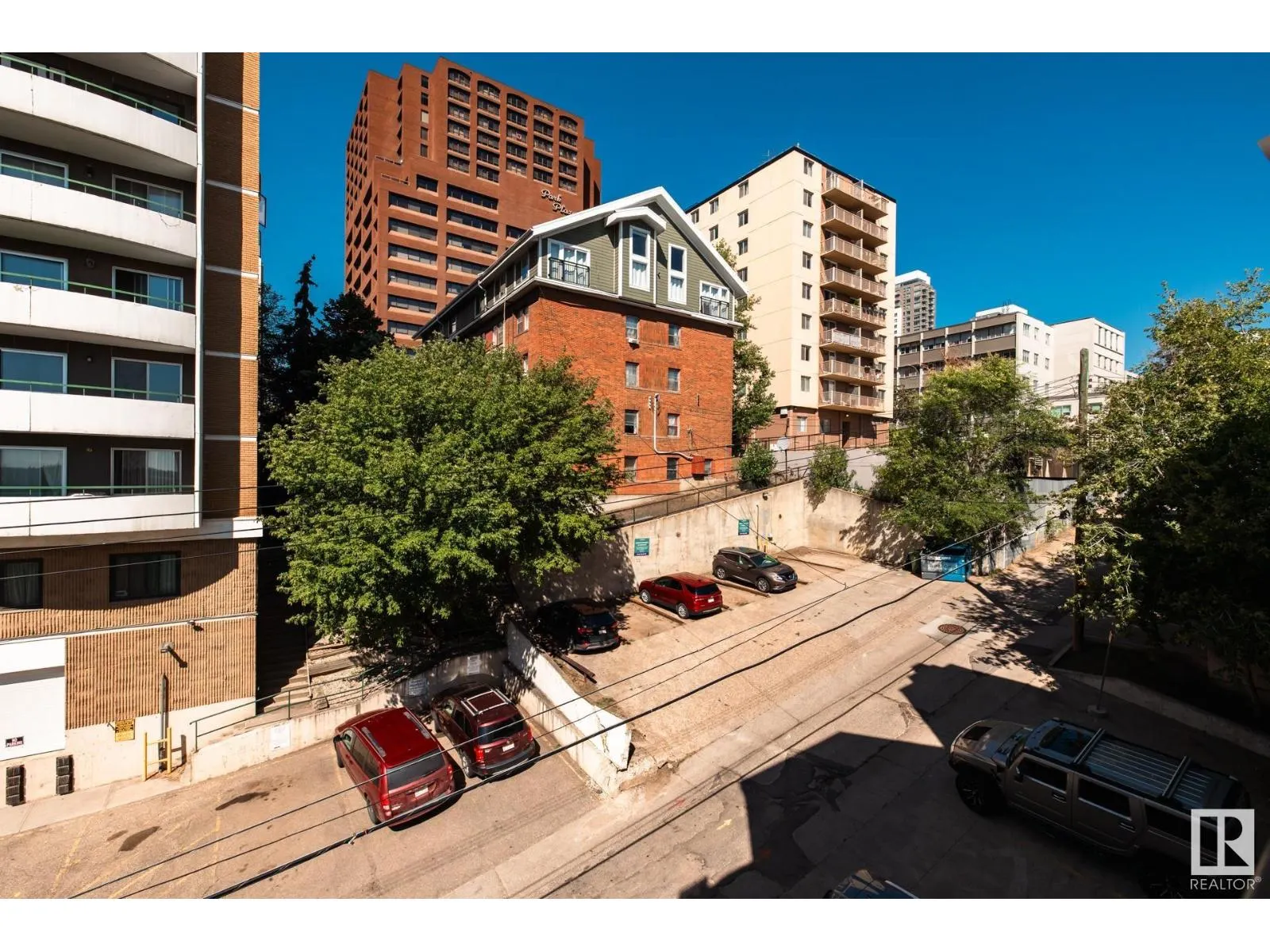 #409 10503 98 AV NW