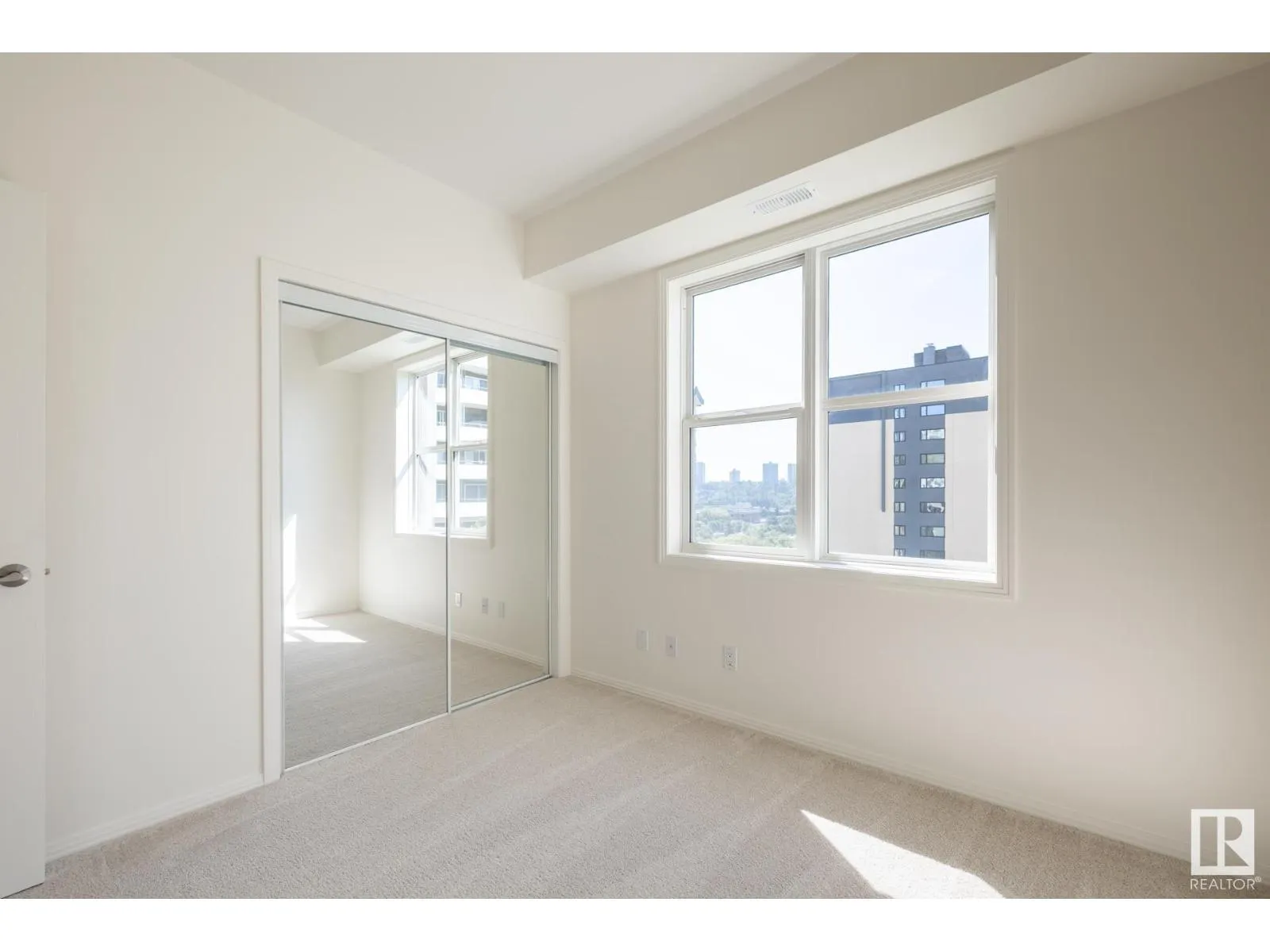 #409 10503 98 AV NW