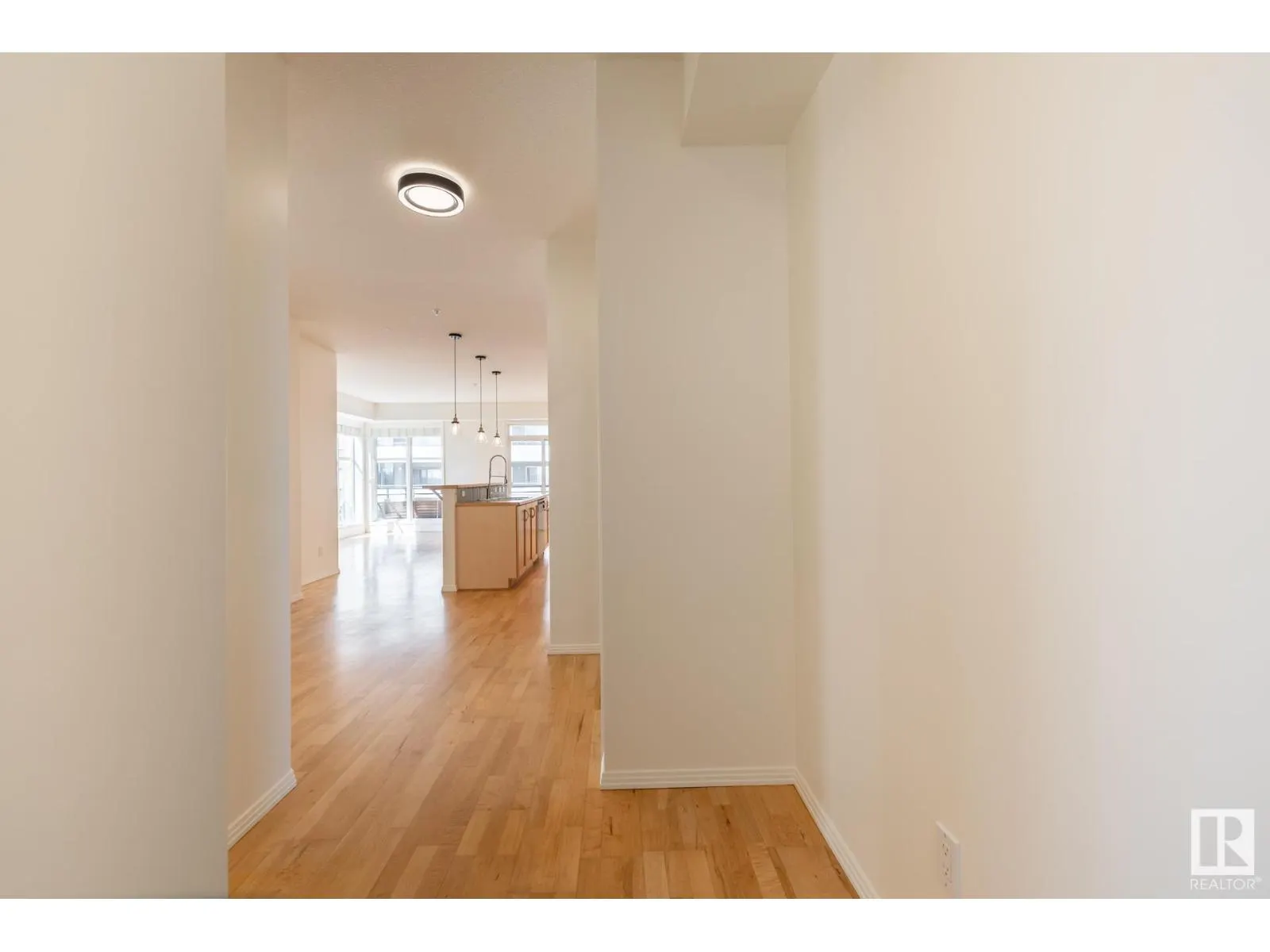 #409 10503 98 AV NW
