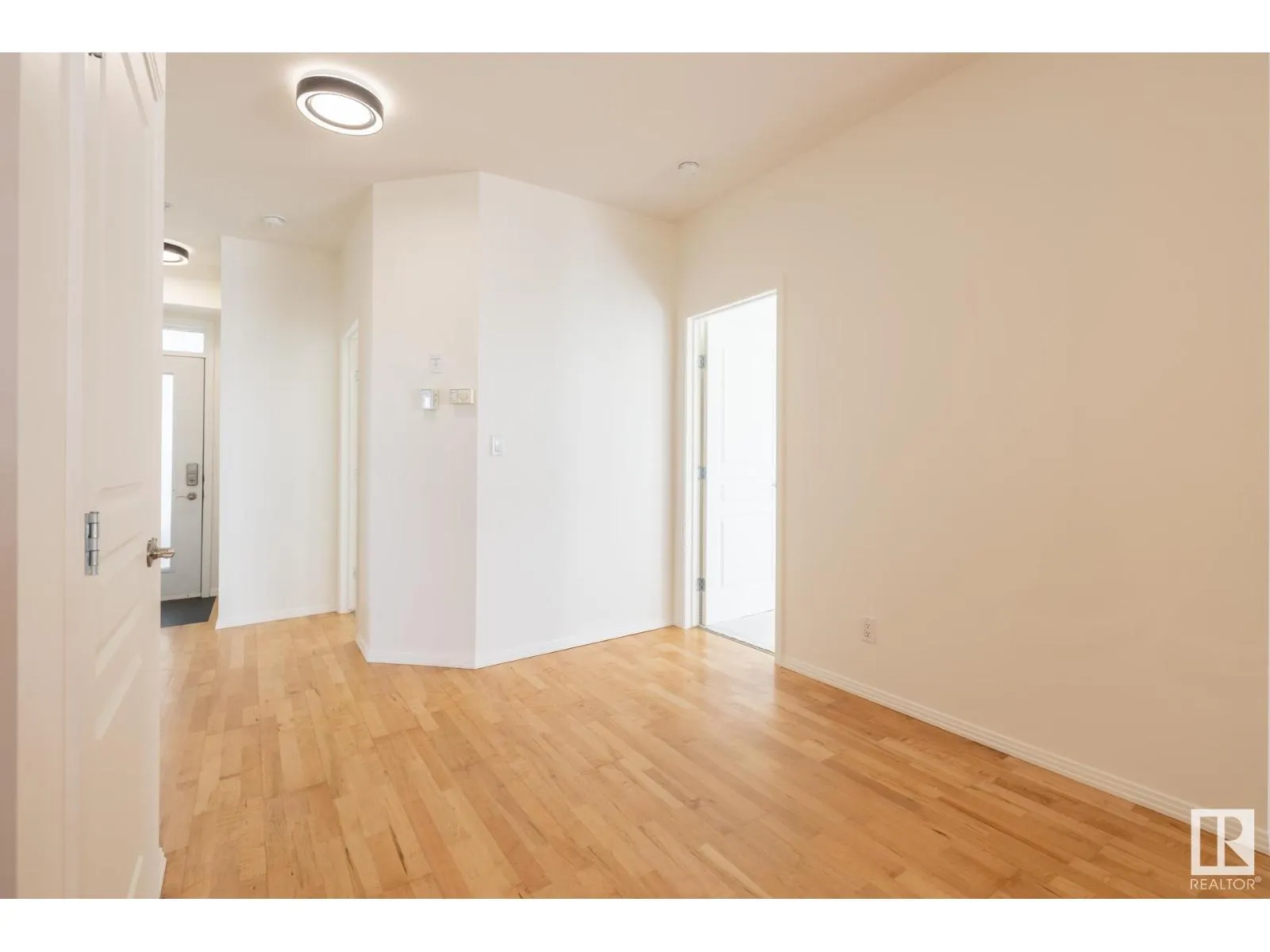 #409 10503 98 AV NW