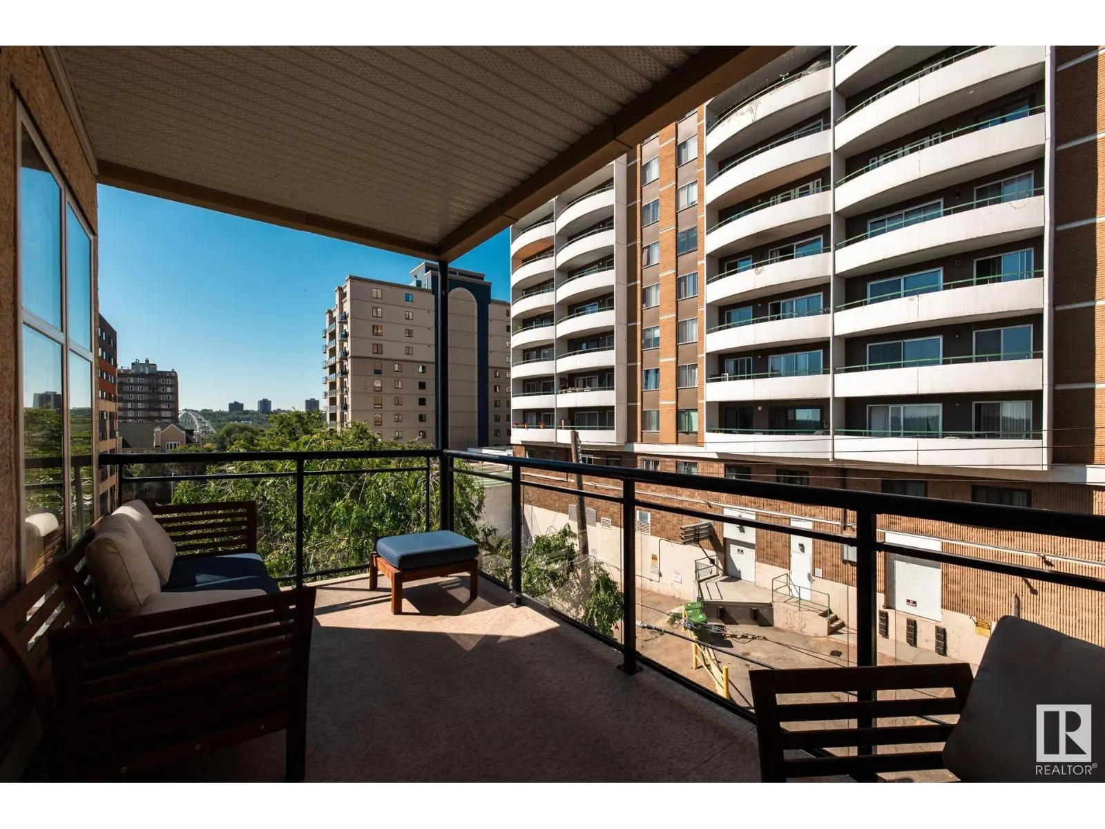 #409 10503 98 AV NW