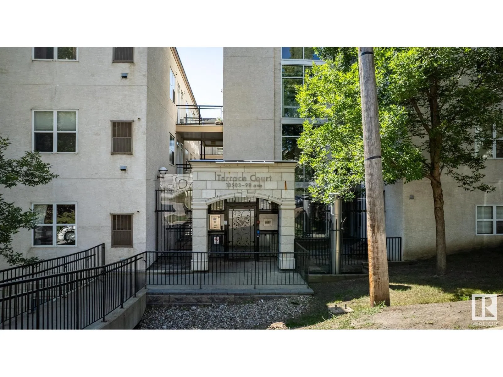 #409 10503 98 AV NW