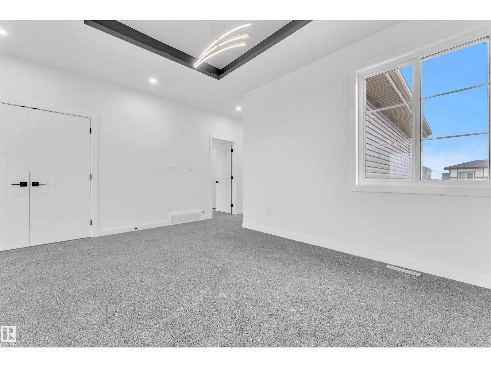 404 Pine PT